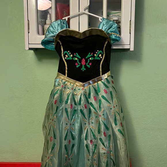 frozen anna green dress pattern Christina Aguilera as Ali Green Off the Shouder Formal Prom Dress from –  Hoprom main image 1